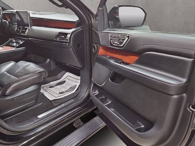 2018 Black Velvet Lincoln Navigator L Reserve 4X4 SUV