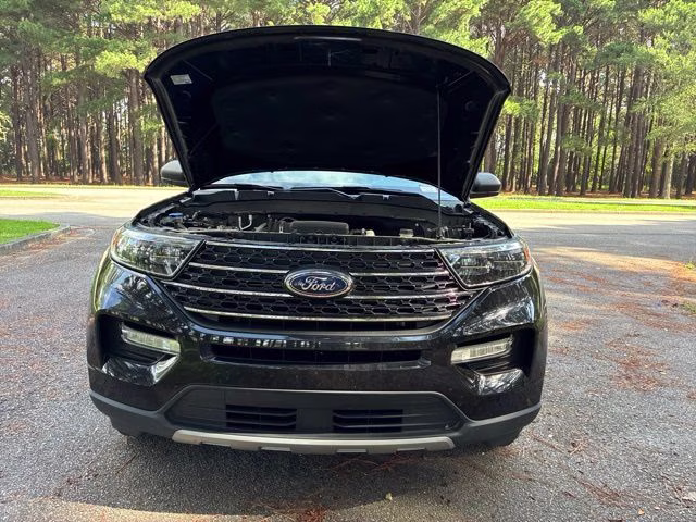 2022 Black Metallic Ford Explorer XLT RWD SUV