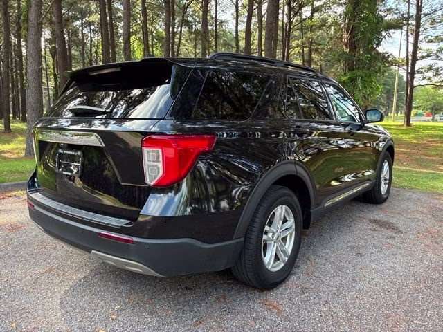 2022 Black Metallic Ford Explorer XLT RWD SUV