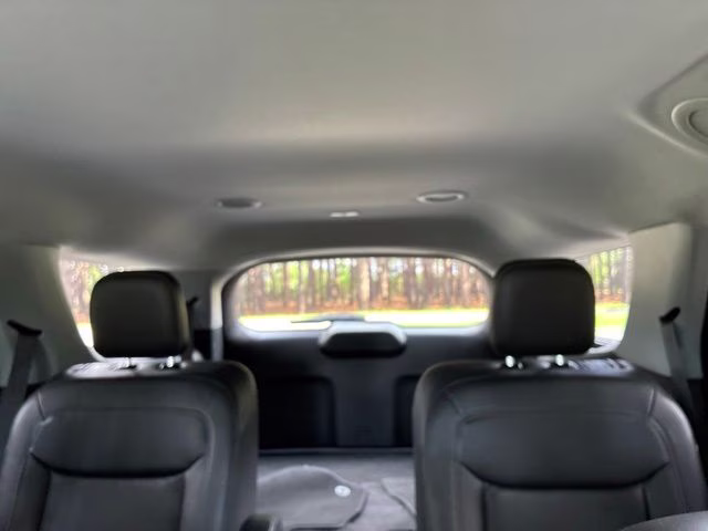 2022 Black Metallic Ford Explorer XLT RWD SUV