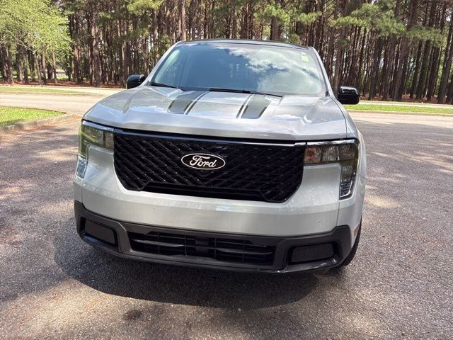 2025 White Metallic Ford Maverick XLT AWD Truck