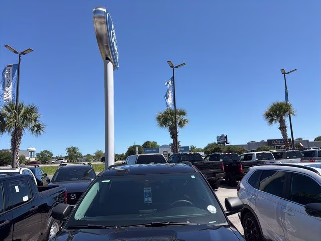 2022 Agate Black Metallic Ford Explorer XLT RWD SUV