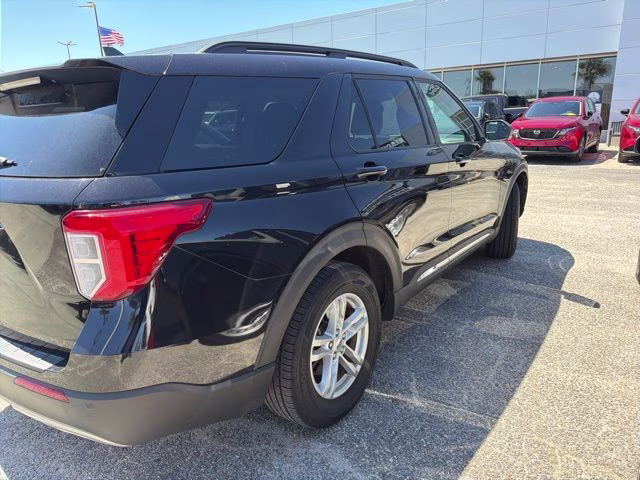 2022 Agate Black Metallic Ford Explorer XLT RWD SUV