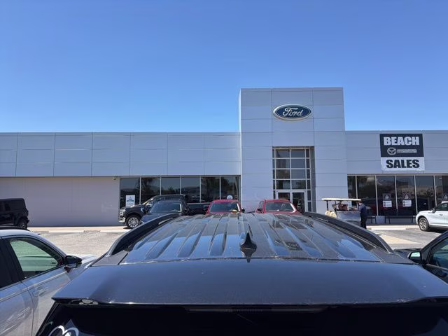 2022 Agate Black Metallic Ford Explorer XLT RWD SUV