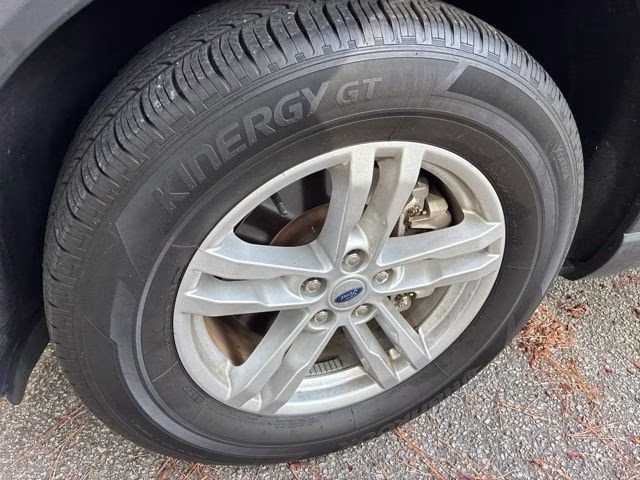 2022 Black Metallic Ford Explorer XLT RWD SUV