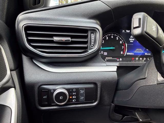 2022 Black Metallic Ford Explorer XLT RWD SUV