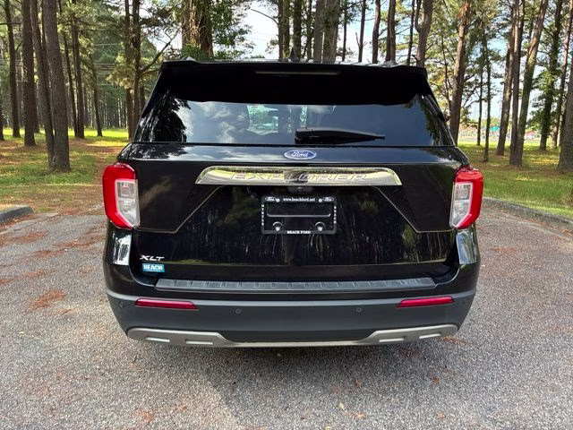 2022 Black Metallic Ford Explorer XLT RWD SUV