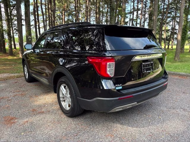 2022 Black Metallic Ford Explorer XLT RWD SUV