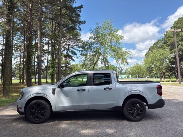2025 White Metallic Ford Maverick XLT AWD Truck