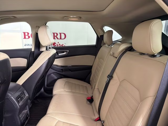2020 Burgundy Ford Edge SEL FWD SUV