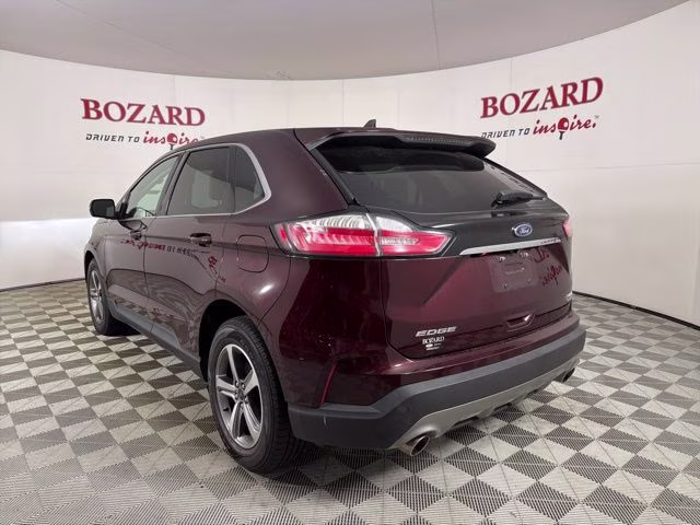 2020 Burgundy Ford Edge SEL FWD SUV