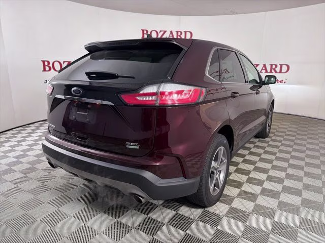 2020 Burgundy Ford Edge SEL FWD SUV