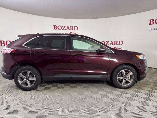 2020 Burgundy Ford Edge SEL FWD SUV