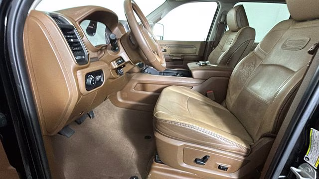 2024 Diamond Black Crystal Pearlcoat Ram 2500 Longhorn 4X4 Truck