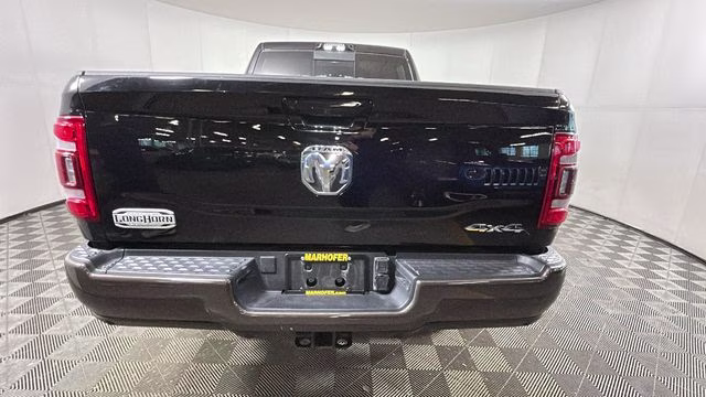 2024 Diamond Black Crystal Pearlcoat Ram 2500 Longhorn 4X4 Truck