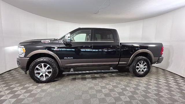 2024 Diamond Black Crystal Pearlcoat Ram 2500 Longhorn 4X4 Truck