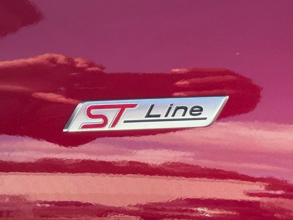 2024 Rapid Red Metallic Tinted Clearcoat Ford Escape ST-Line FWD SUV