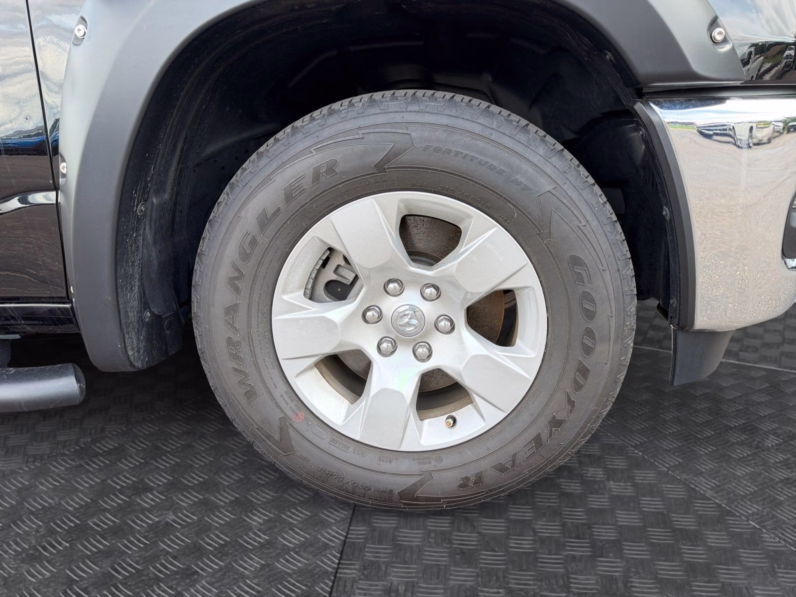 2025 Diamond Black Crystal Pearlcoat Ram 1500 Big Horn/Lone Star 4X4 Truck