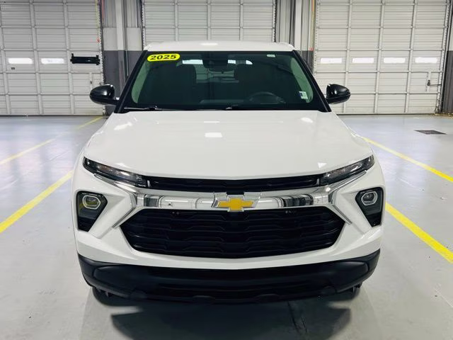 2025 Summit White Chevrolet Trailblazer LS FWD SUV