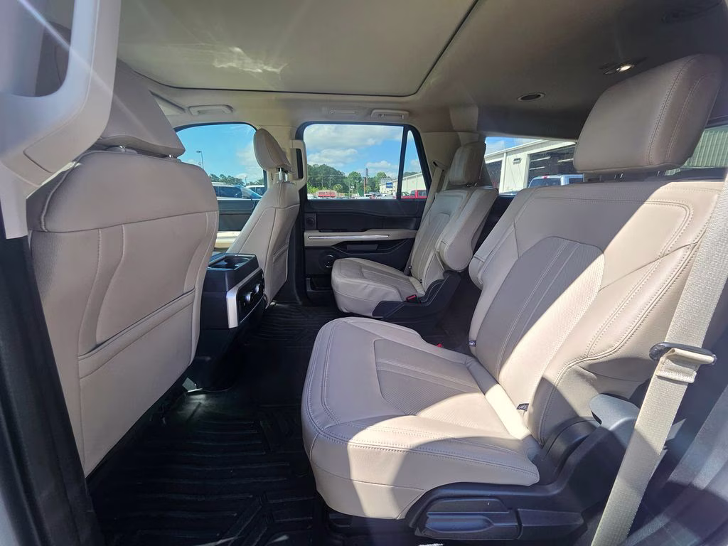 2024 Oxford White Ford Expedition Limited RWD SUV
