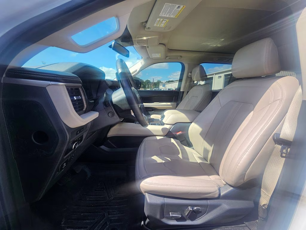 2024 Oxford White Ford Expedition Limited RWD SUV