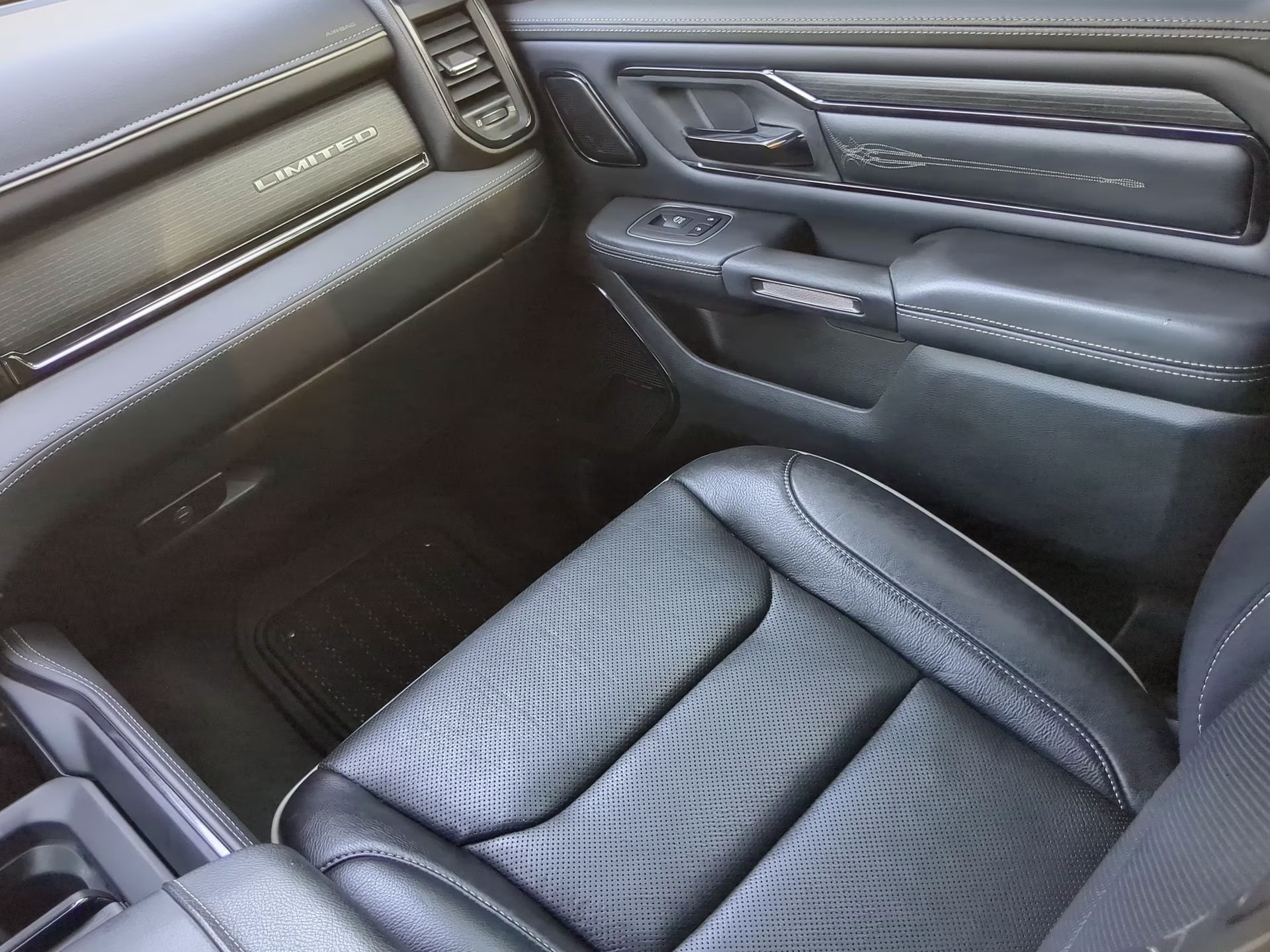 2023 Granite Crystal Metallic Clearcoat Ram 1500 Limited Crew Cab Pickup 4X4 Truck
