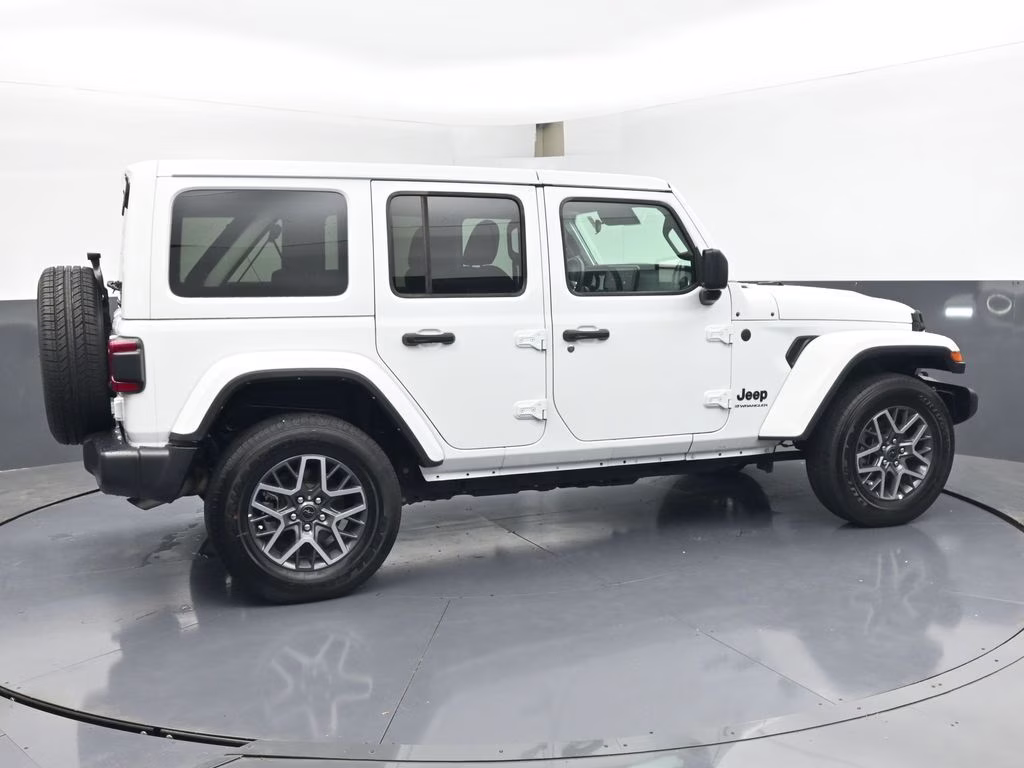 2025 Bright White Clearcoat Jeep Wrangler Sahara 4X4 SUV