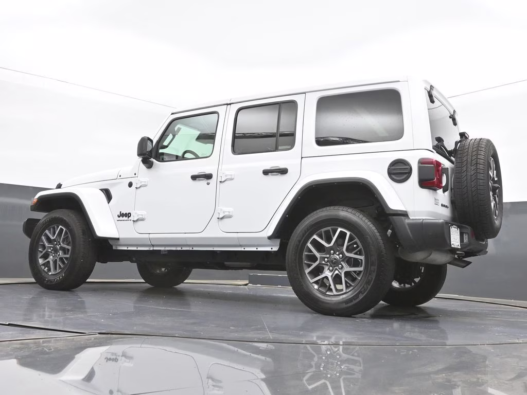 2025 Bright White Clearcoat Jeep Wrangler Sahara 4X4 SUV