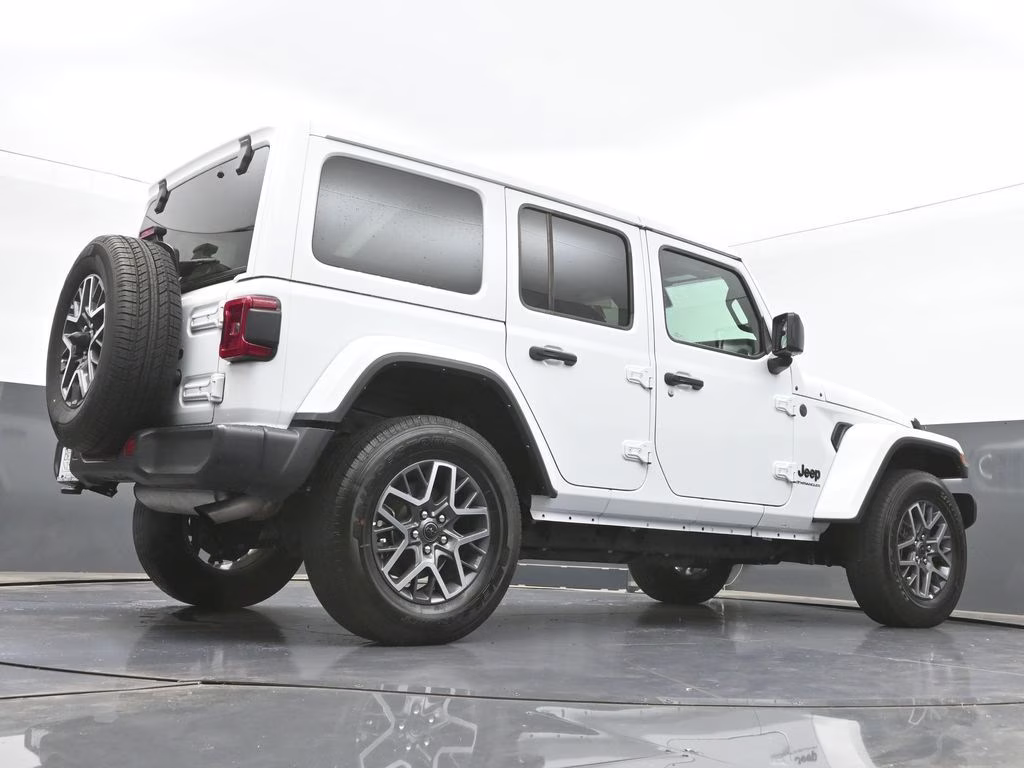 2025 Bright White Clearcoat Jeep Wrangler Sahara 4X4 SUV