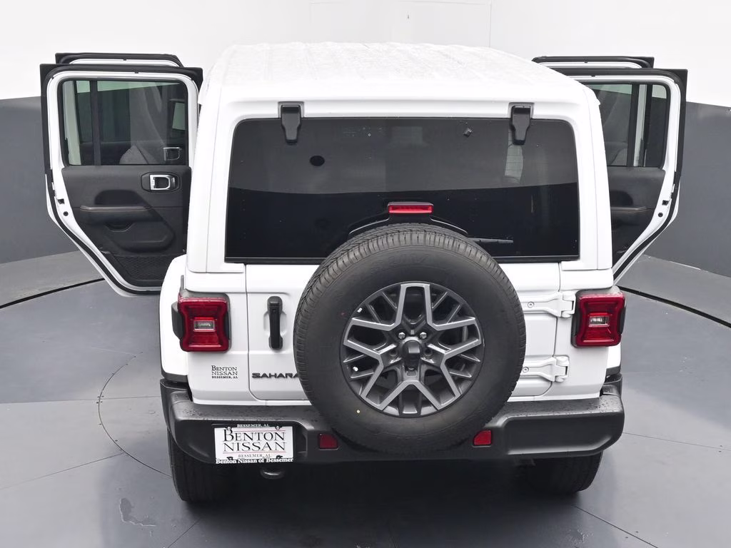 2025 Bright White Clearcoat Jeep Wrangler Sahara 4X4 SUV