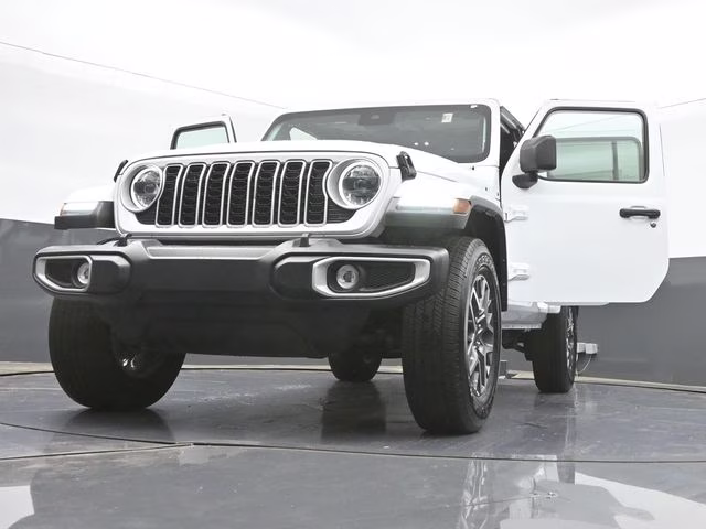 2025 Bright White Clearcoat Jeep Wrangler Sahara 4X4 SUV
