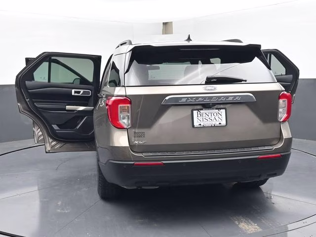 2021 Stone Gray Metallic Ford Explorer XLT RWD SUV