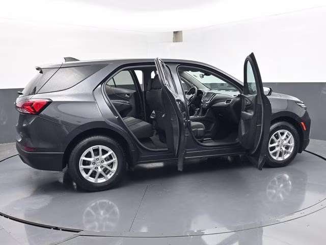 2022 Iron Gray Metallic Chevrolet Equinox LT FWD SUV