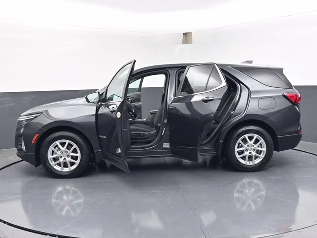 2022 Iron Gray Metallic Chevrolet Equinox LT FWD SUV