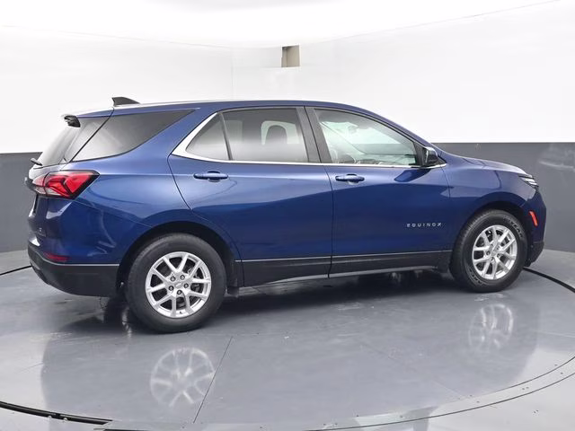 2022 Blue Glow Metallic Chevrolet Equinox LT FWD SUV