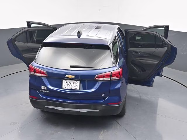 2022 Blue Glow Metallic Chevrolet Equinox LT FWD SUV