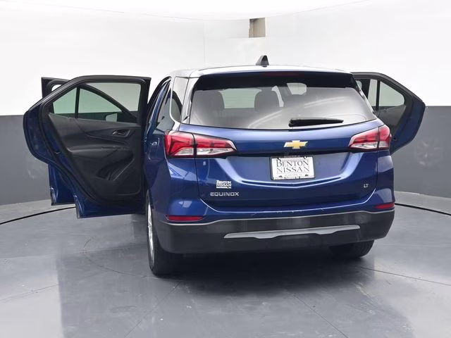 2022 Blue Glow Metallic Chevrolet Equinox LT FWD SUV