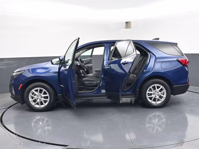 2022 Blue Glow Metallic Chevrolet Equinox LT FWD SUV