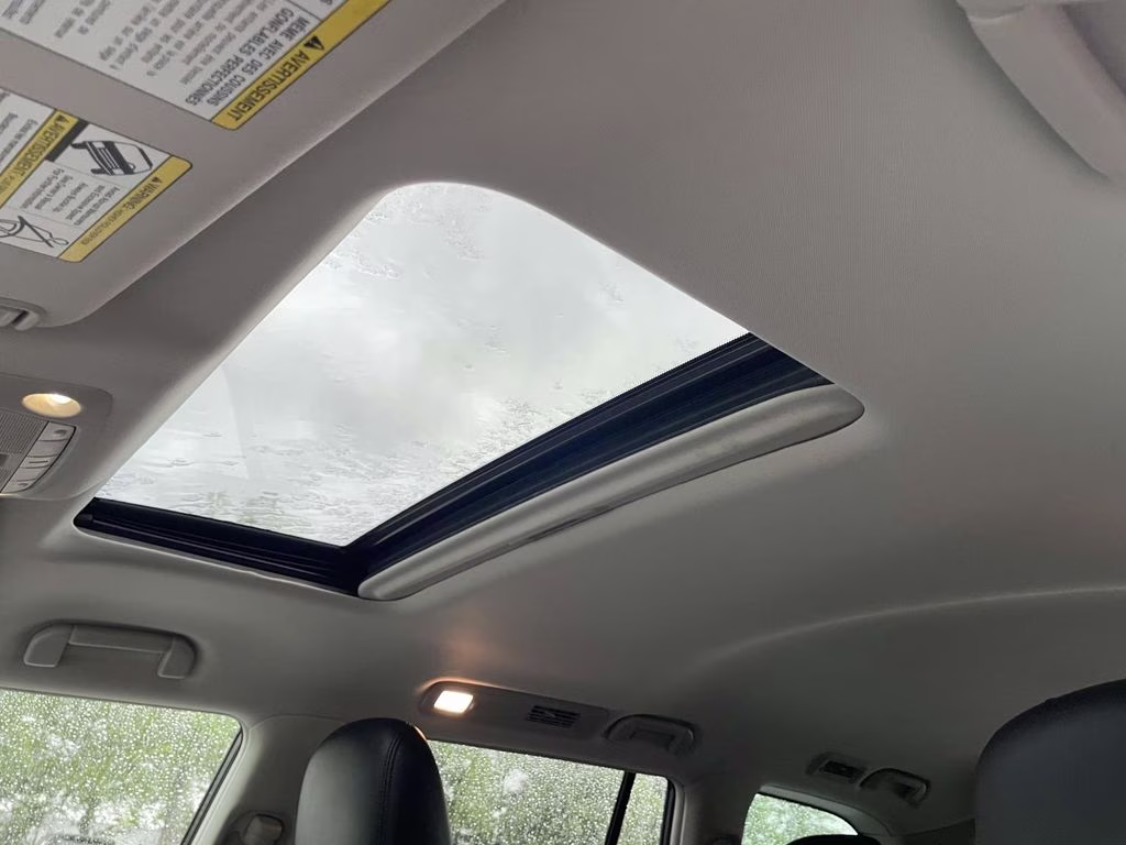 2023 Aspen White Tricoat Nissan Armada SL RWD SUV