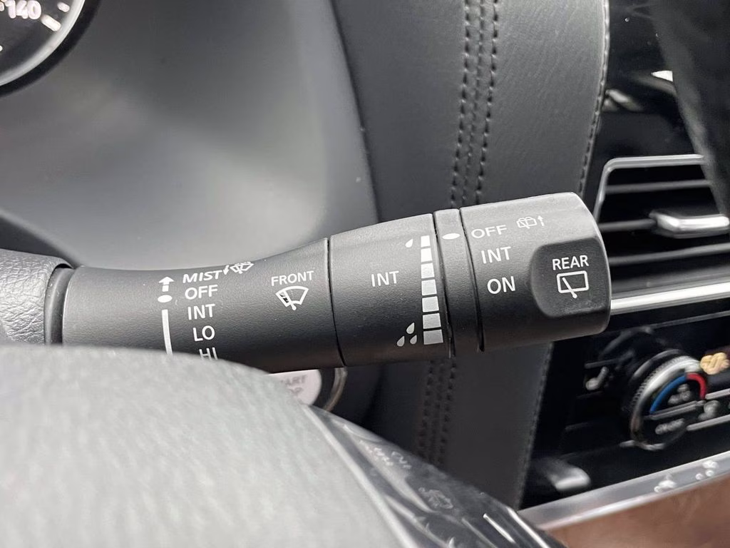 2023 Aspen White Tricoat Nissan Armada SL RWD SUV