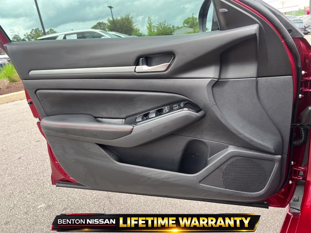 2024 Scarlet Ember Nissan Altima 2.5 SR FWD Sedan