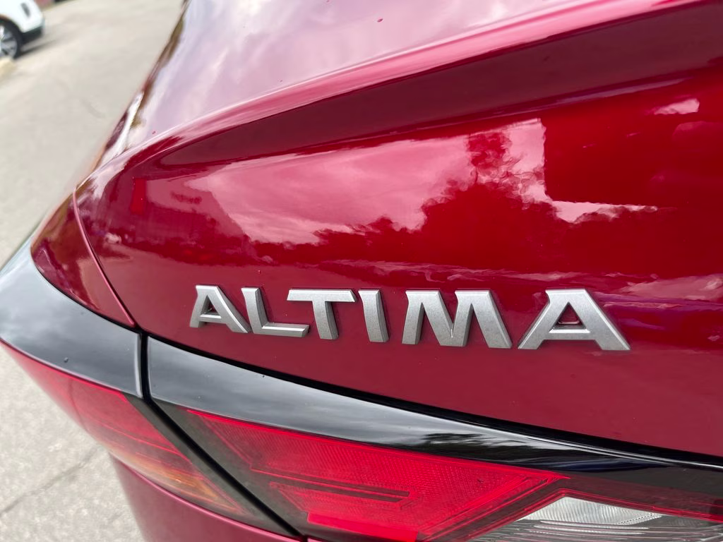 2024 Scarlet Ember Nissan Altima 2.5 SR FWD Sedan