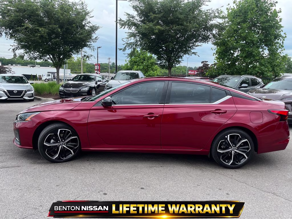 2024 Scarlet Ember Nissan Altima 2.5 SR FWD Sedan