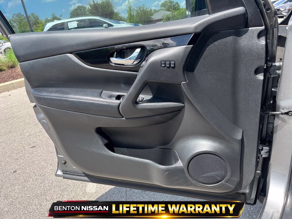 2021 Gun Metallic Nissan Rogue Sport SL FWD SUV