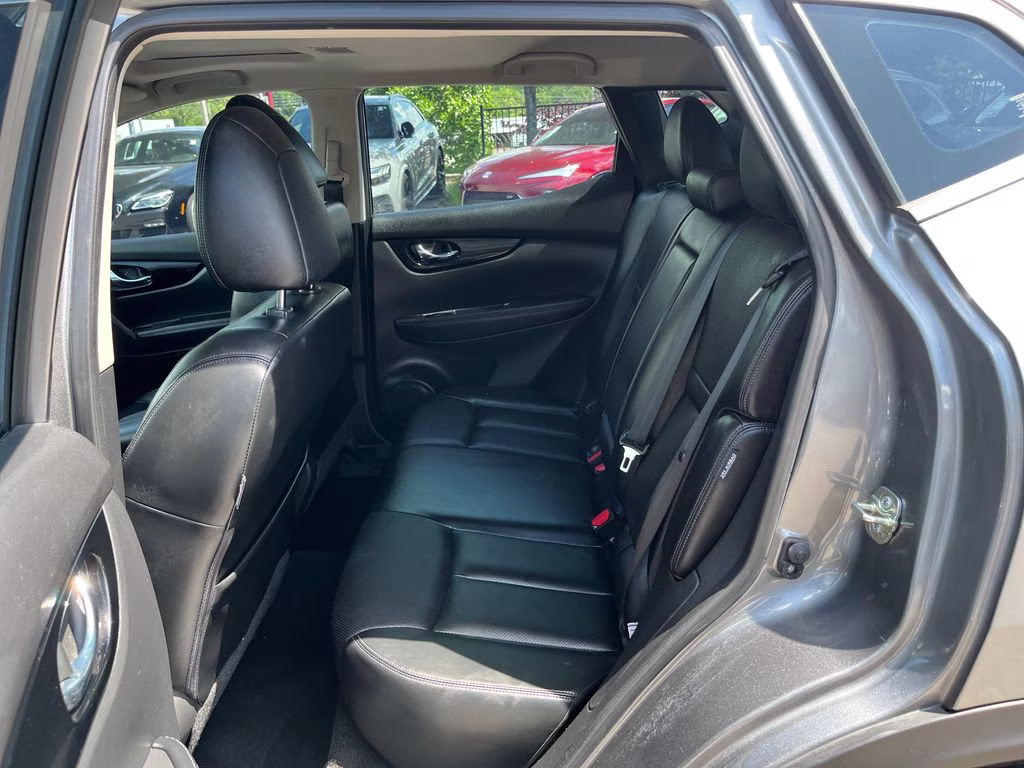 2021 Gun Metallic Nissan Rogue Sport SL FWD SUV