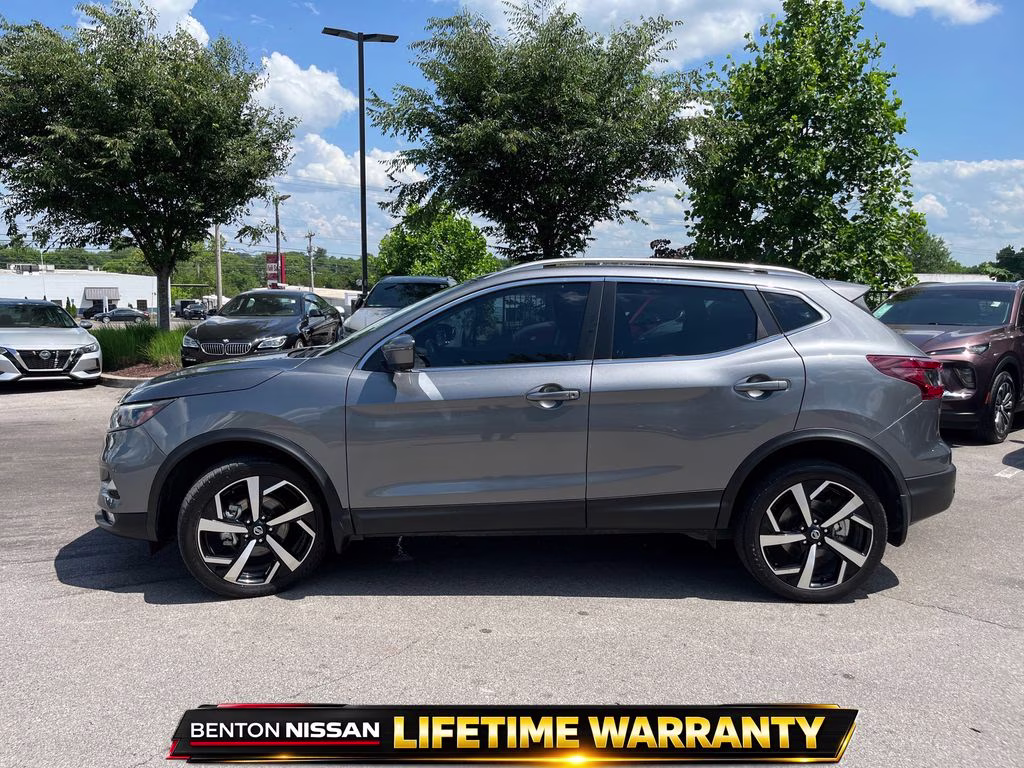 2021 Gun Metallic Nissan Rogue Sport SL FWD SUV