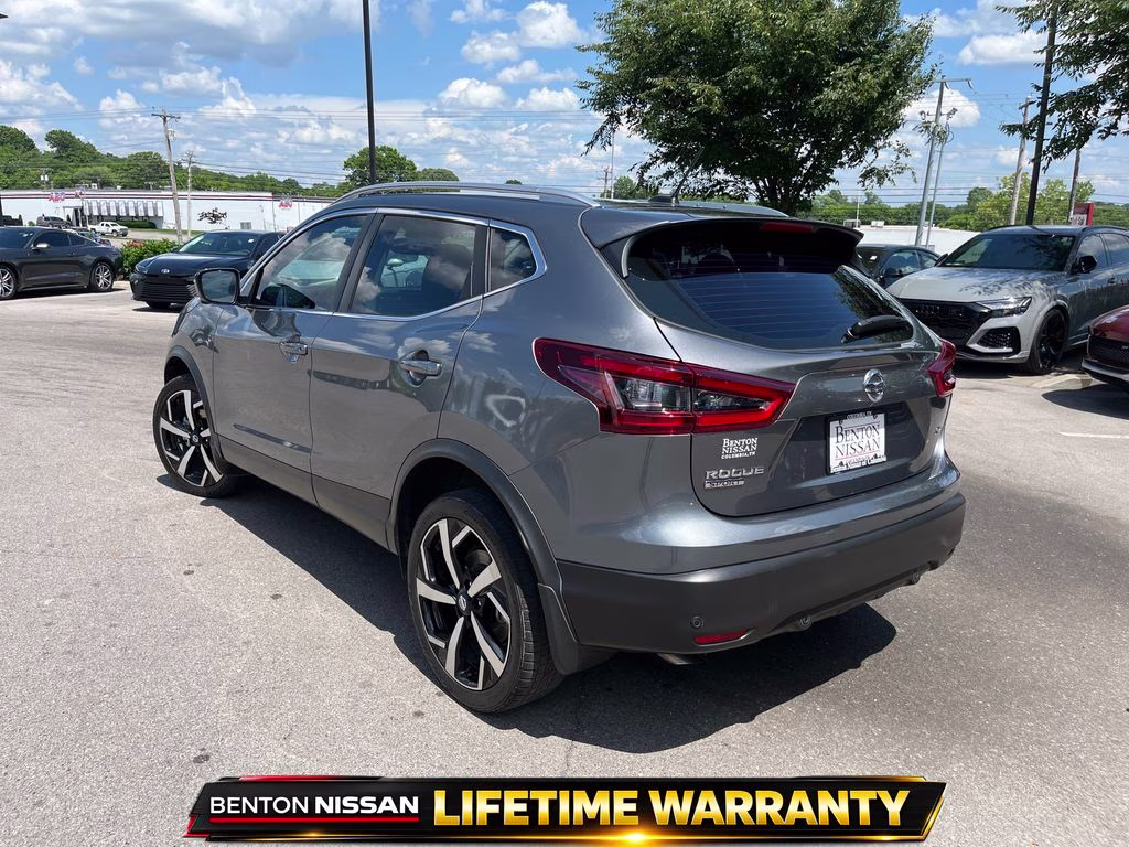 2021 Gun Metallic Nissan Rogue Sport SL FWD SUV