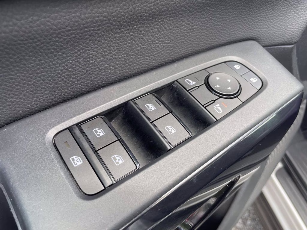 2025 Brilliant Silver Metallic Nissan Pathfinder SV 4X4 SUV