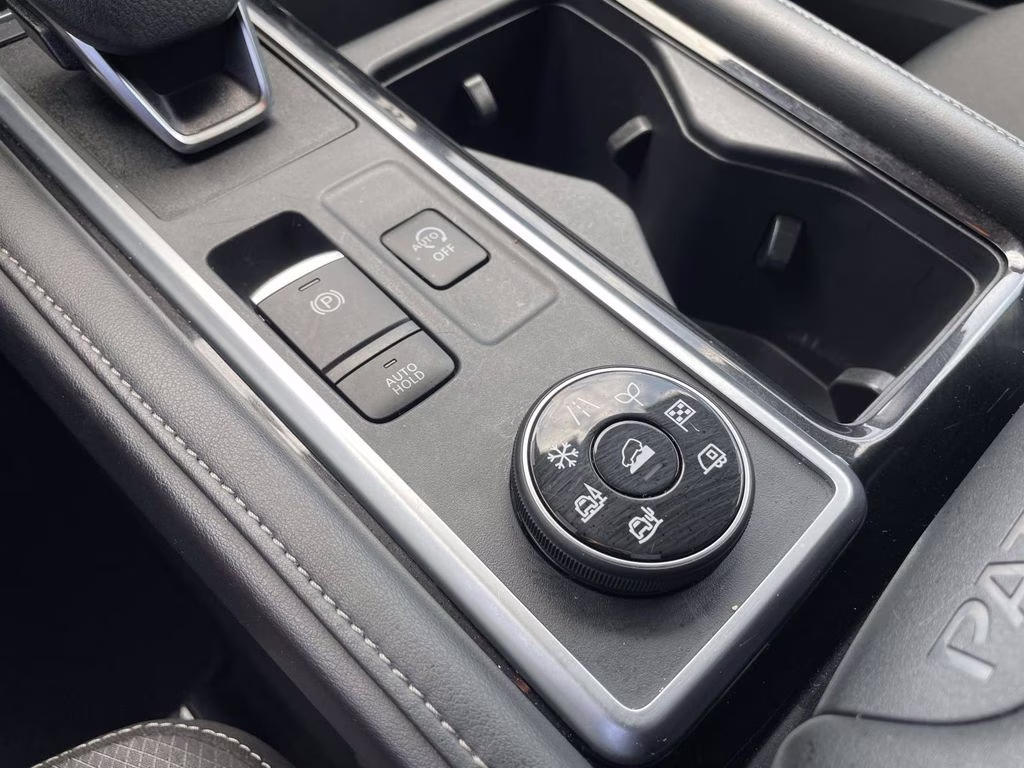 2025 Brilliant Silver Metallic Nissan Pathfinder SV 4X4 SUV