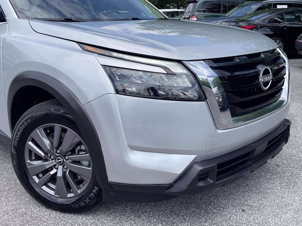 2025 Brilliant Silver Metallic Nissan Pathfinder SV 4X4 SUV